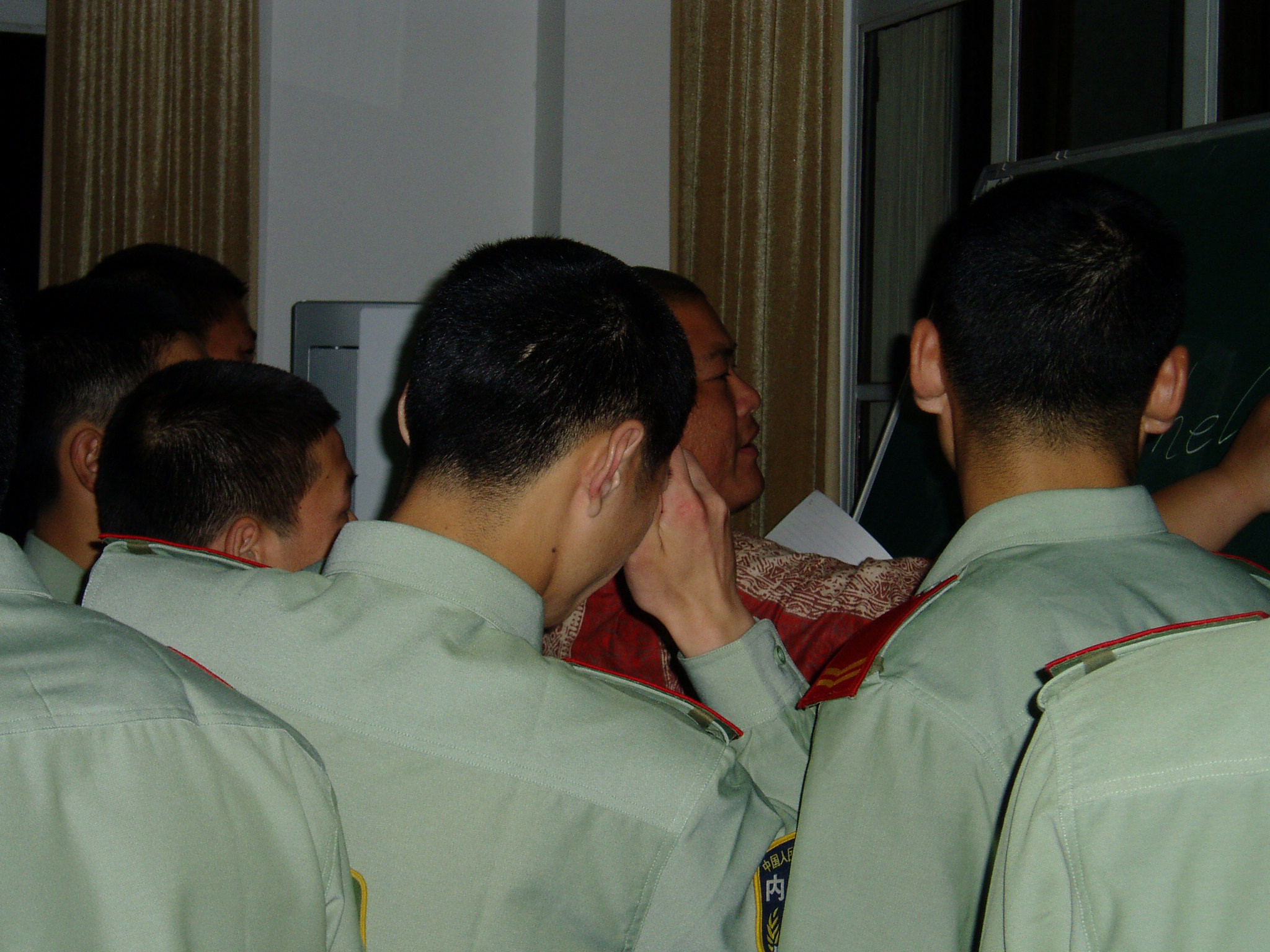 百度胖老师吧上海市公 安局轨道交通分局石宇玉老师求救 微信抖音快手百度贴吧百科图片视频知道搜索上海胖老 ...