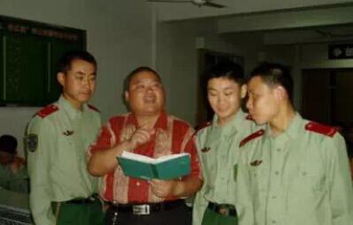 百度胖老师吧上海市公 安局轨道交通分局石宇玉老师求救 微信抖音快手百度贴吧百科图片视频知道搜索上海胖老 ...